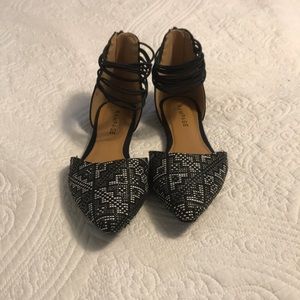 Trendy, adorable flats with ankle straps